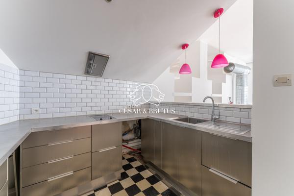Lyon 7(La Madeleine) : Loft atypique de 244 m²