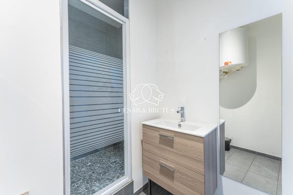Lyon 7(La Madeleine) : Loft atypique de 244 m²