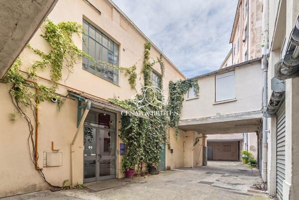 Lyon 7(La Madeleine) : Loft atypique de 244 m²