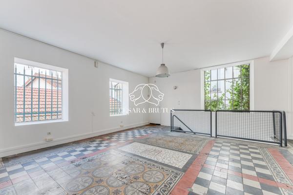 Lyon 7(La Madeleine) : Loft atypique de 244 m²