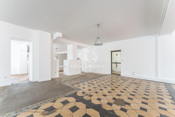 Lyon 7(La Madeleine) : Loft atypique de 244 m²