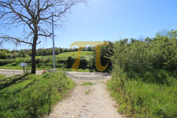 Odars (31450) Terrain constructible - Surface totale de 1103m²