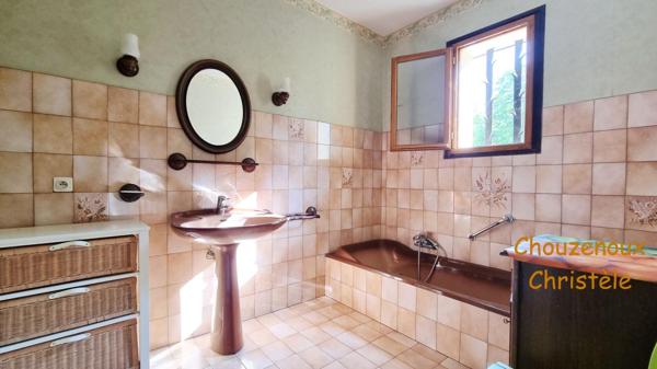 24330  Milhac d'Auberoche : maison Périgourdine