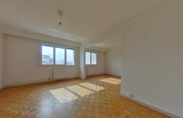 APPARTEMENT T3 A LOUER - LYON 8EME ARRONDISSEMENT Mairie 75.72 m 2 1 090 € charges comprises par mois
