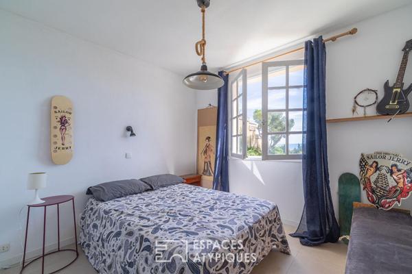 Villa familiale rénovée avec vue mer, terrasse plein sud et dépendance