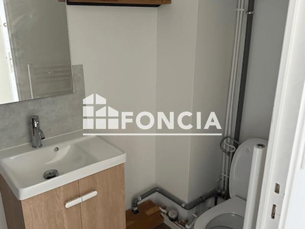 Location Studio 31 m² - 18 RUE POCQUET LIVONNIERES Angers 49100