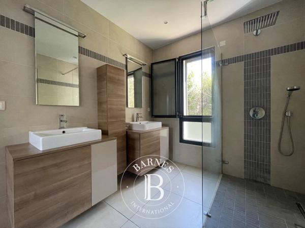 Toulouges, Villa 5 Chambres -  184 m² à vendre