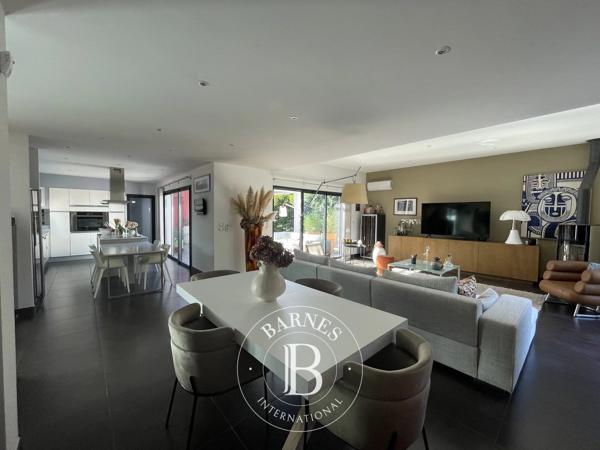 Toulouges, Villa 5 Chambres -  184 m² à vendre
