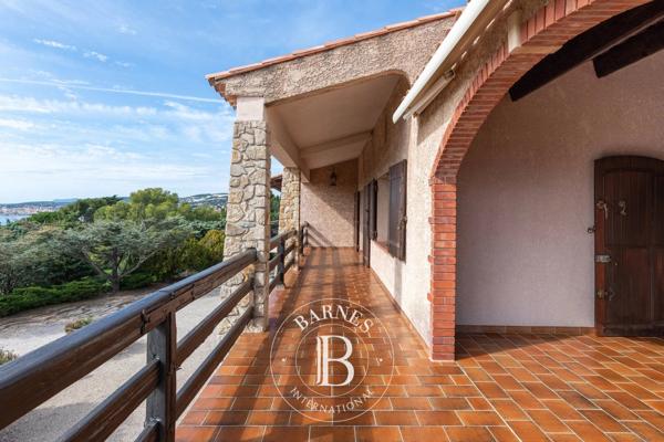 Sanary-sur-Mer, Villa 4 Chambres -  200 m² à vendre