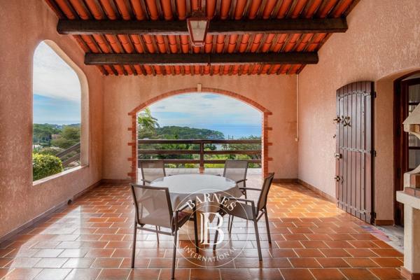 Sanary-sur-Mer, Villa 4 Chambres -  200 m² à vendre