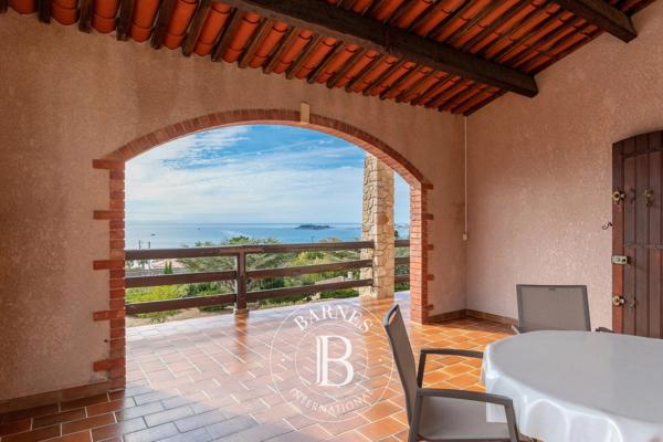 Sanary-sur-Mer, Villa 4 Chambres -  200 m² à vendre