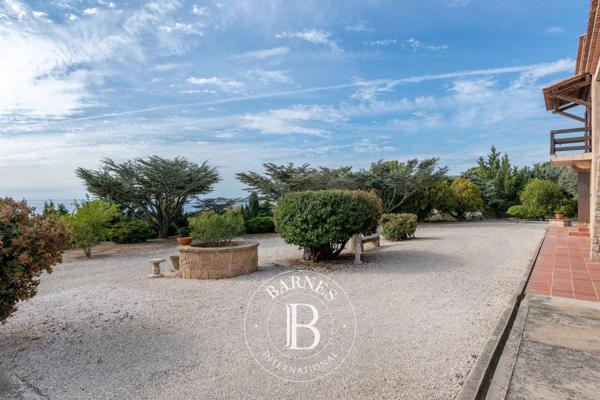 Sanary-sur-Mer, Villa 4 Chambres -  200 m² à vendre