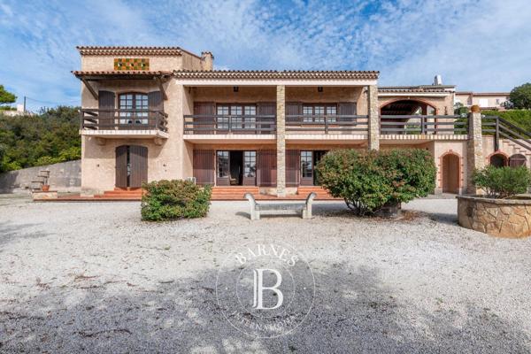 Sanary-sur-Mer, Villa 4 Chambres -  200 m² à vendre