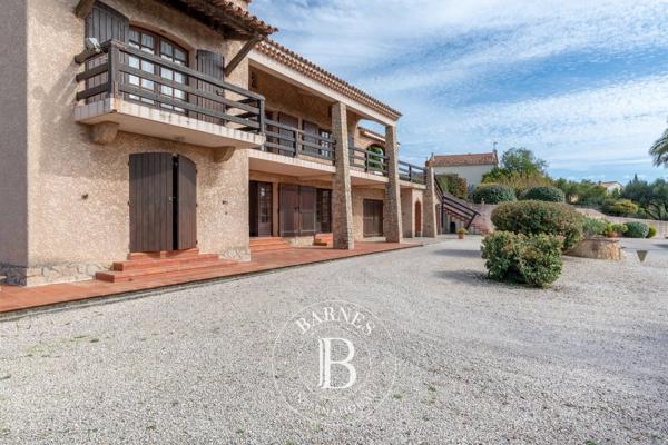 Sanary-sur-Mer, Villa 4 Chambres -  200 m² à vendre