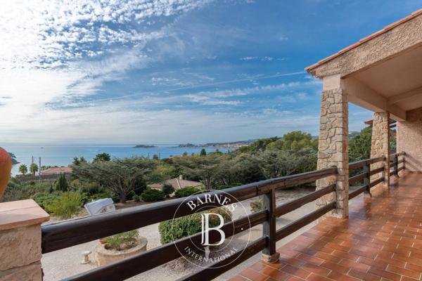 Sanary-sur-Mer, Villa 4 Chambres -  200 m² à vendre