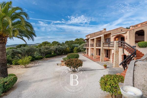 Sanary-sur-Mer, Villa 4 Chambres -  200 m² à vendre