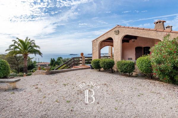 Sanary-sur-Mer, Villa 4 Chambres -  200 m² à vendre