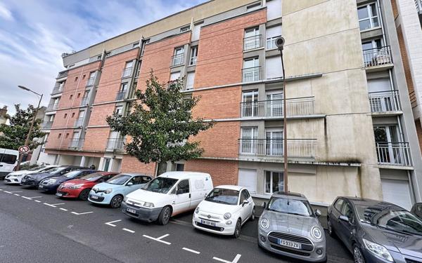 Appartement à vendre    2 pièces • 53 m2 Tours