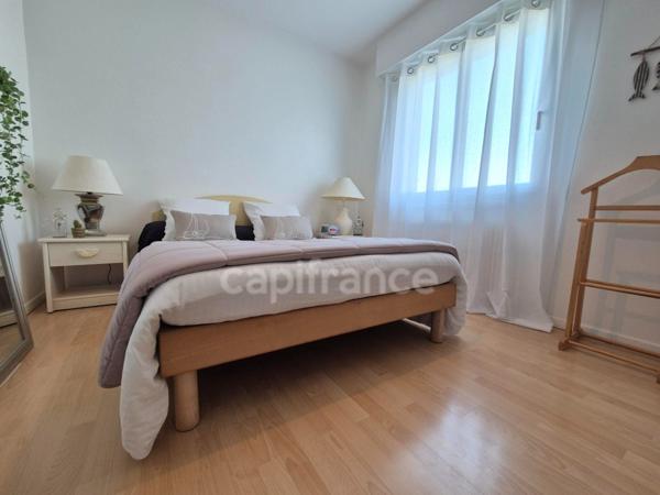 Appartement à vendre 2 pièces ROYAN (17) - LE PARC - Balcon - Cave - Parking