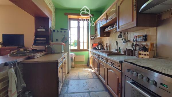 Ferme
                                                                                                                                                                                                                                                                                                                        6 pièce(s)                                                                                                                                                                                                          3 chambre(s)                                                                                                                                                                                                          150  m²
