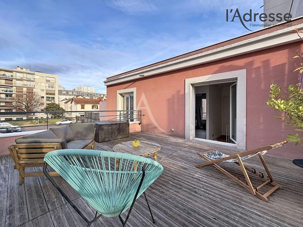 NANTERRE-PUTEAUX/ Avenue Félix Faure - Maison 4 pièces - 3 Extérieurs- 1 Parking