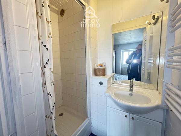 Maison
                                                                                                                                                                                                                                                                                                                        8 pièce(s)                                                                                                                                                                                                          6 chambre(s)                                                                                                                                                                                                          194  m²