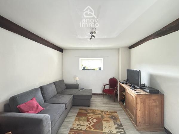 Maison
                                                                                                                                                                                                                                                                                                                        8 pièce(s)                                                                                                                                                                                                          6 chambre(s)                                                                                                                                                                                                          194  m²