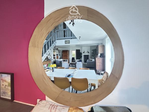 Maison
                                                                                                                                                                                                                                                                                                                        8 pièce(s)                                                                                                                                                                                                          6 chambre(s)                                                                                                                                                                                                          194  m²