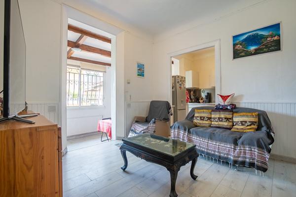 Viager occupé 100 % bouquet · Maison de ville rénovée avec cour privative · La Seyne proche Port