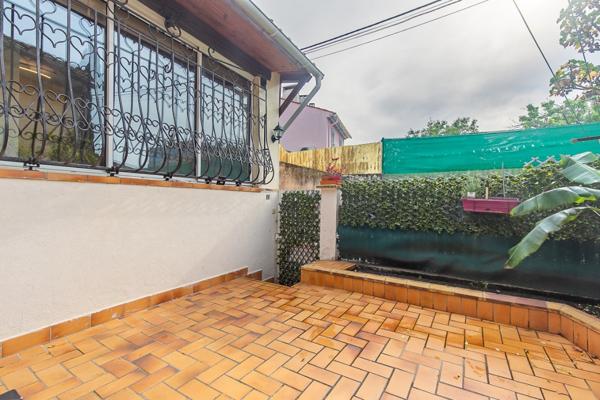 Viager occupé 100 % bouquet · Maison de ville rénovée avec cour privative · La Seyne proche Port