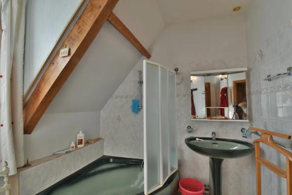 À Vendre : Maison de campagne avec étang et terrain de plus de 8000m² – Saint-Agnan-de-Versillat