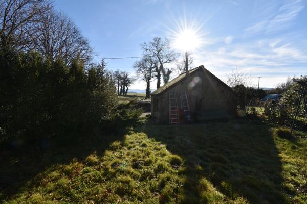 À Vendre : Maison de campagne avec étang et terrain de plus de 8000m² – Saint-Agnan-de-Versillat