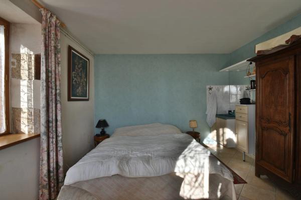 À Vendre : Maison de campagne avec étang et terrain de plus de 8000m² – Saint-Agnan-de-Versillat