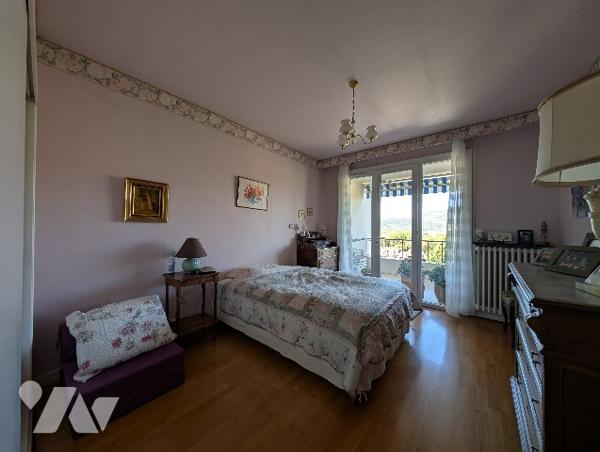 VALENCE - Appartement T4, 85 m² + garage et parking