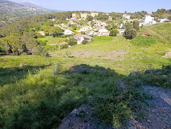 TERRAIN CONSTRUCTIBLE 2150 m² AVEC PC ACCORDÉ