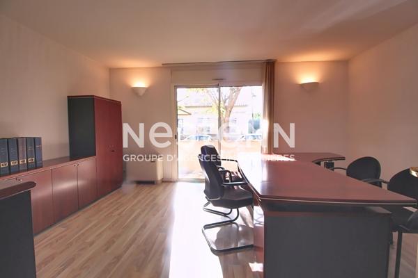 À VENDRE - LOCAUX PROFESSIONNELS / BUREAUX 215 m² - DRAGUIGNAN CENTRE-VILLE