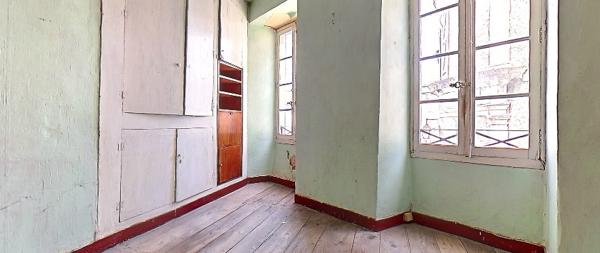 À vendre - T4/5, 5 pièces situé à Oloron-Sainte-Marie (64400)