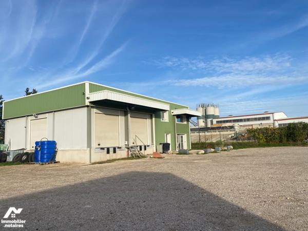 VENTE EN IMMO-INTERACTIF® : LOCAL D'ACTIVITÉS - Pernes Les Fontaines - Vaucluse (84)