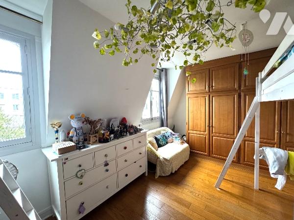 Duplex avec balcon filant Rue Claude Bernard