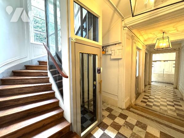 Duplex avec balcon filant Rue Claude Bernard