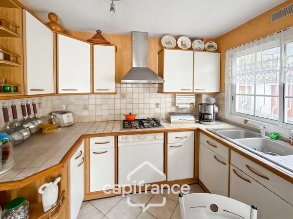 LA TESTE-DE-BUCH – MAISON EN CENTRE-VILLE AVEC PISCINE ET GARAGE