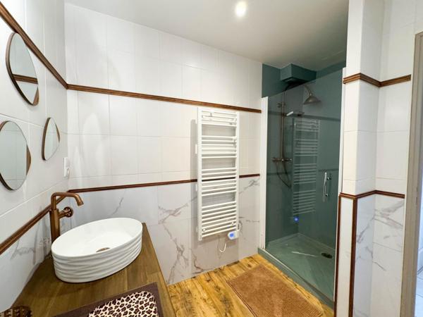 "Deux maisons idéales pour gîtes & séjours"...mais pas que !