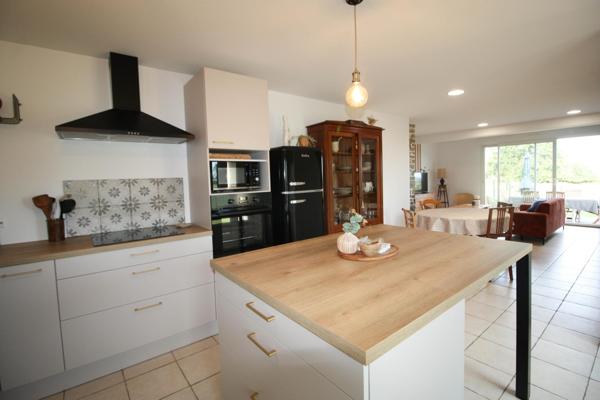 "Deux maisons idéales pour gîtes & séjours"...mais pas que !