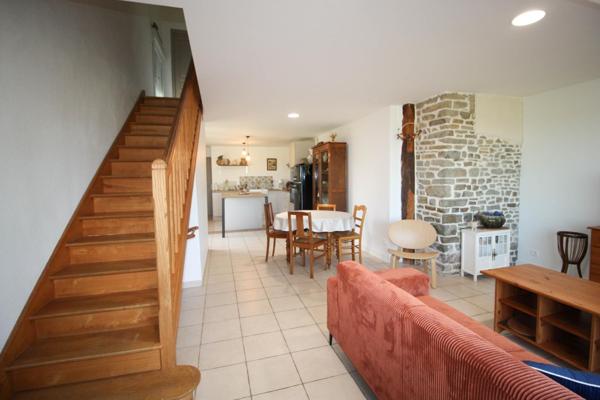 "Deux maisons idéales pour gîtes & séjours"...mais pas que !