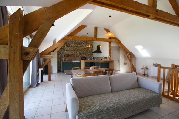 "Deux maisons idéales pour gîtes & séjours"...mais pas que !