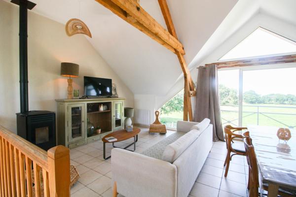 "Deux maisons idéales pour gîtes & séjours"...mais pas que !