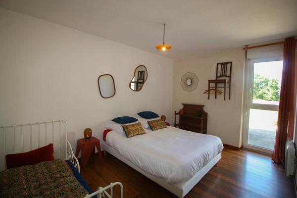 "Deux maisons idéales pour gîtes & séjours"...mais pas que !