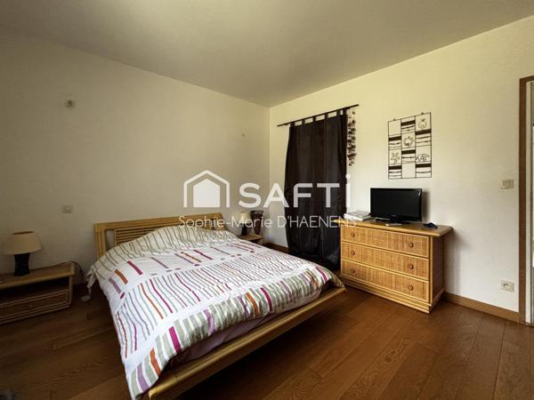 Pavillon de plain-pied avec double garage