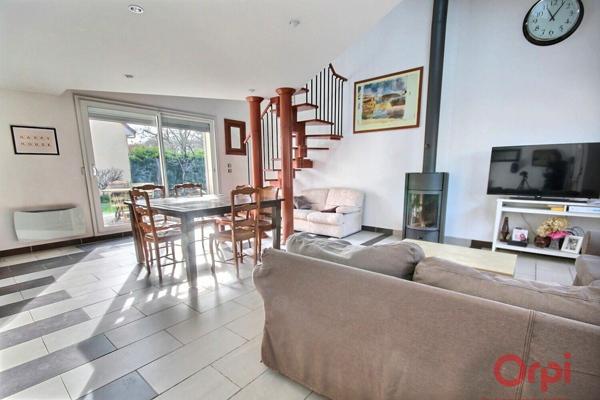 Maison à vendre    5 pièces • 117,61 m2 Montigny-le-Bretonneux