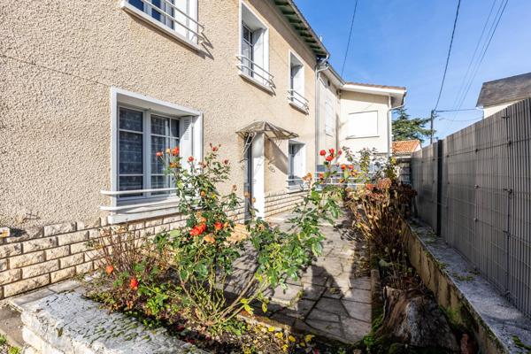 Maison de bourg de 113m2 avec garage à Val de Bonnieure
